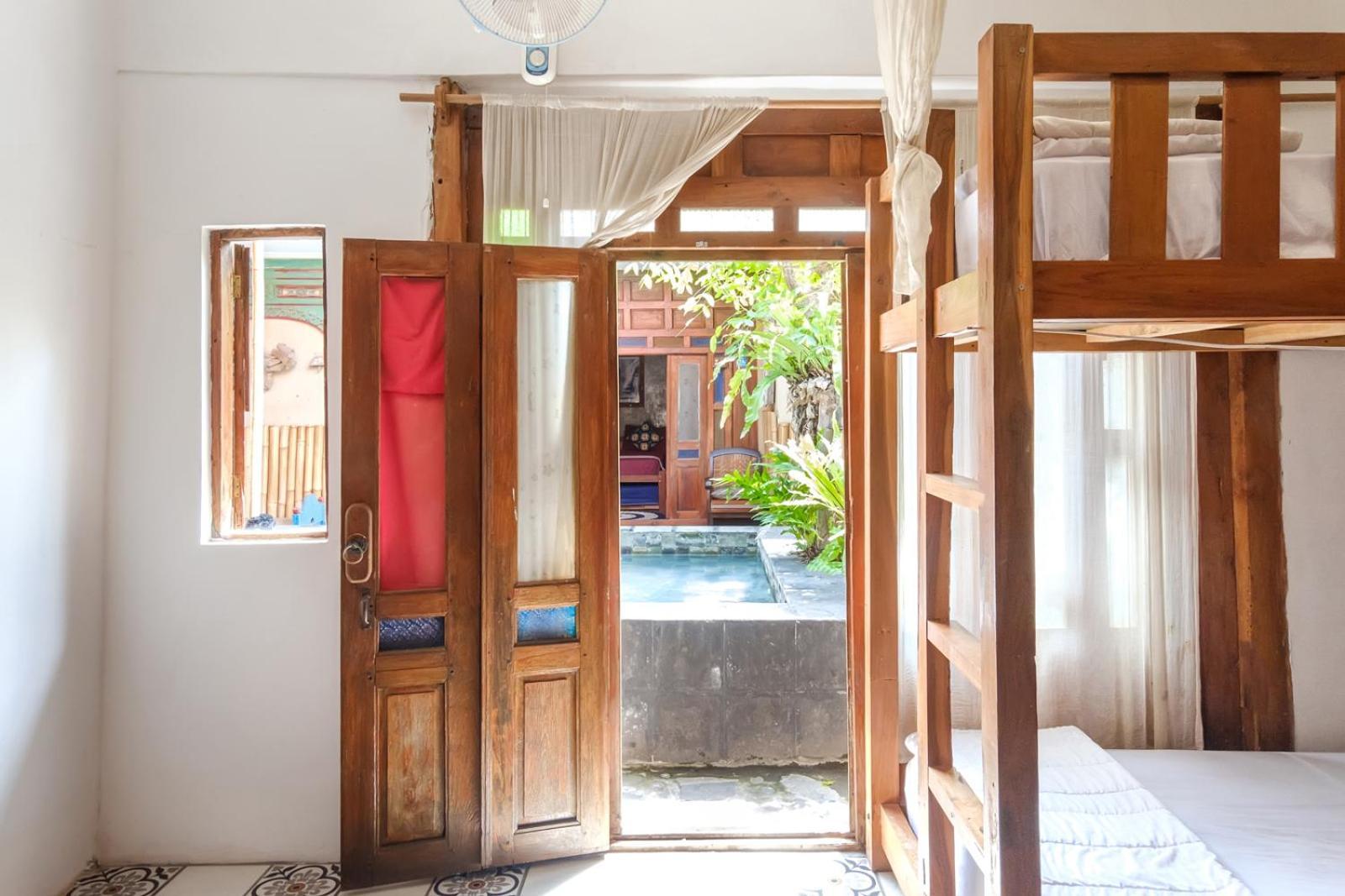 Twospaces Living At Wave And Chill House, Canggu Eksteriør bilde