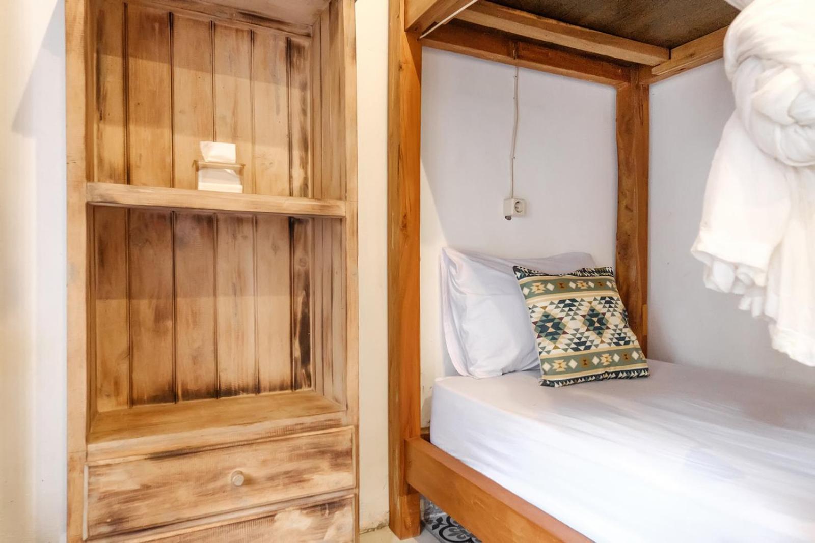 Twospaces Living At Wave And Chill House, Canggu Eksteriør bilde